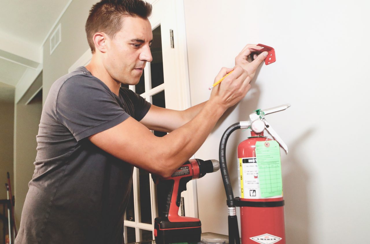 How to Use a Fire Extinguisher - COUNTRY Financial